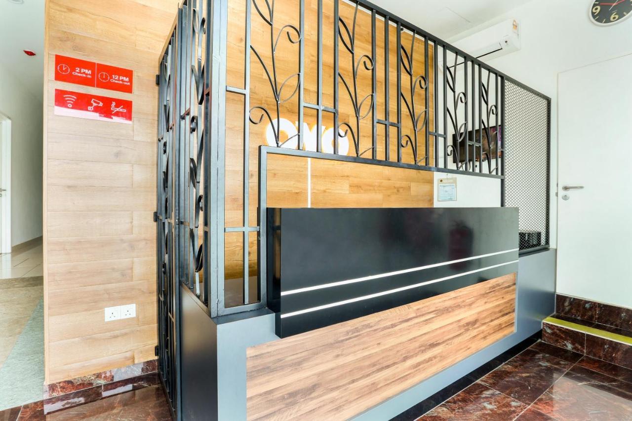 Oyo 89677 Sunflower Hotel Серембан  Экстерьер фото
