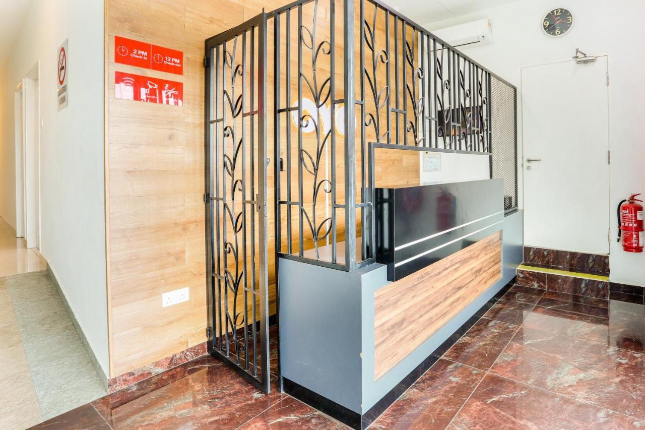 Oyo 89677 Sunflower Hotel Серембан  Экстерьер фото
