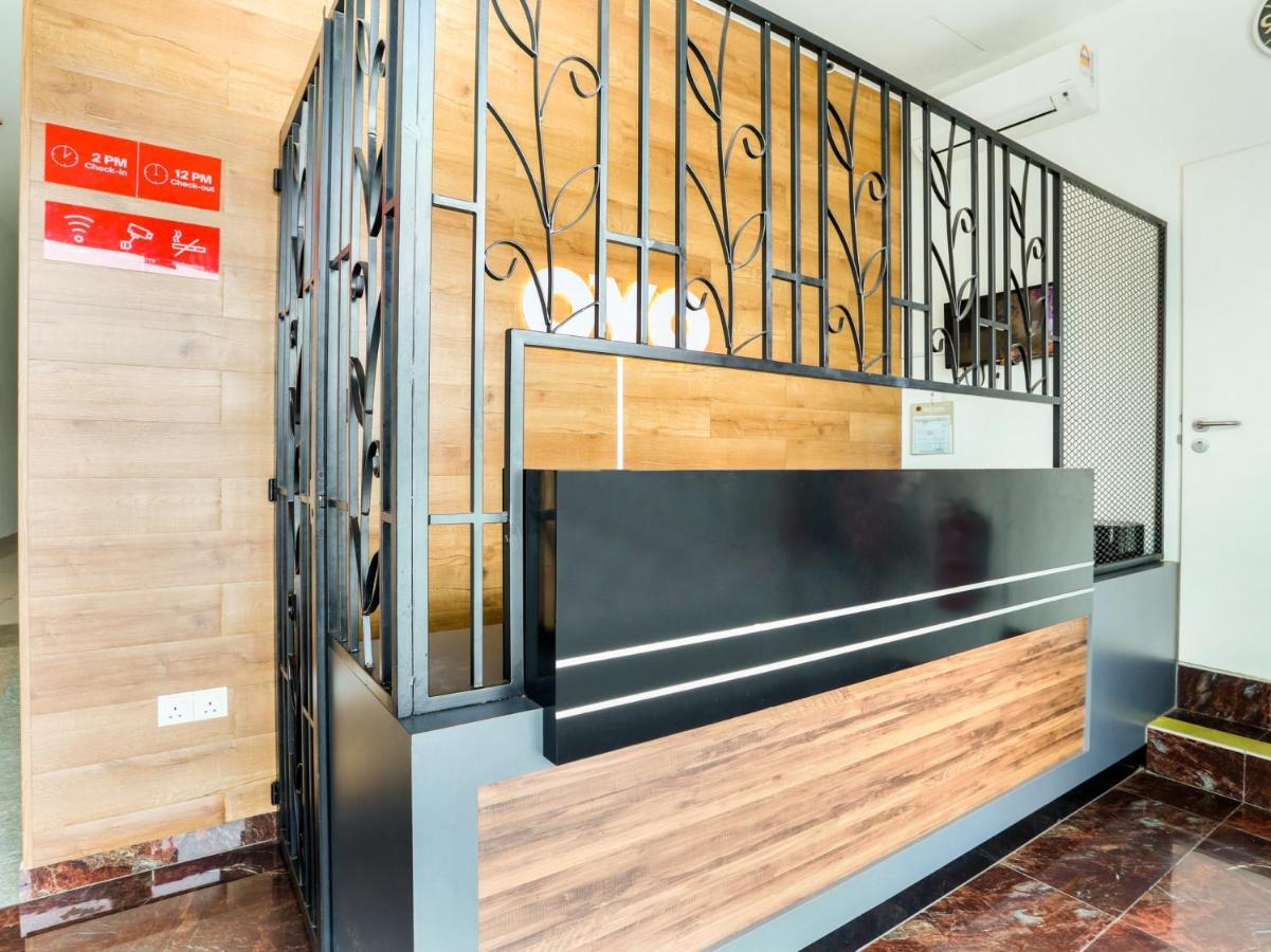 Oyo 89677 Sunflower Hotel Серембан  Экстерьер фото